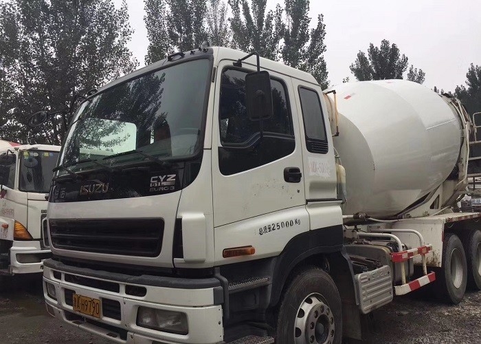 265KW 8CBM Used Concrete Mixer Truck , ISUZU 6x4 Truck CXZ51L Durable