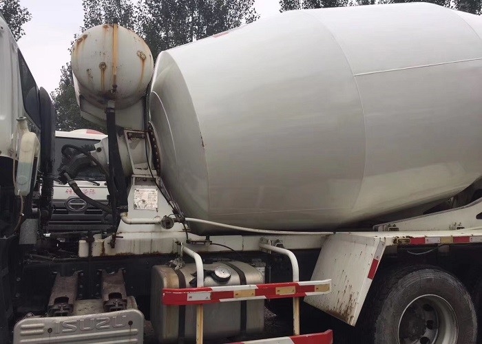 265KW 8CBM Used Concrete Mixer Truck , ISUZU 6x4 Truck CXZ51L Durable