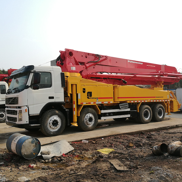 42 Meter 80km/H Used Concrete Pump Truck , Used Volvo Truck With 4 Boom