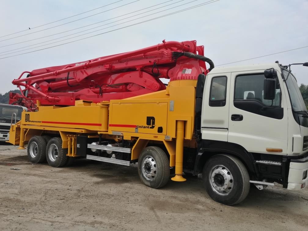 600L Barrel 42 Meter Used Cement Truck Diesel Powered High Reliability