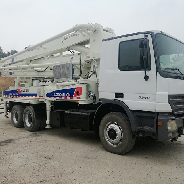 Máy bơm bê tông 80m3 / H 37m đã qua sử dụng Độ bền cao