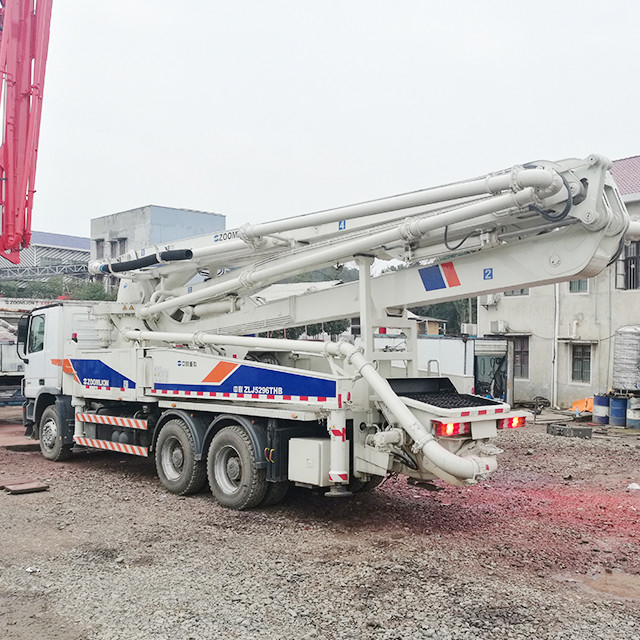 120m3/H Truck Mounted Beton Pump , 38m Concrete Pump 4 Boom With Diesel Engine