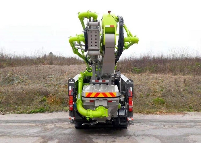 ZOOMLION Concrete Boom Truck