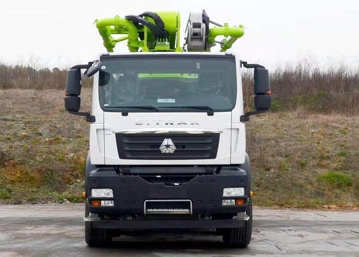ZOOMLION Concrete Boom Truck