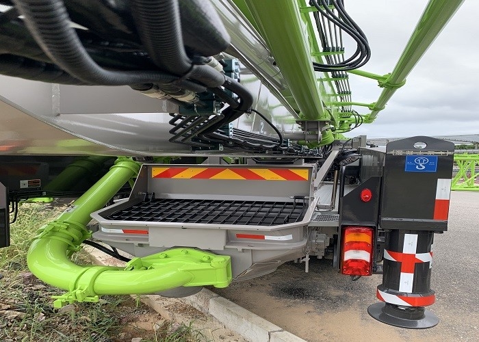 335KW 62m New Concrete Pump Truck , Boom Pump Truck Euro 6 Brand New