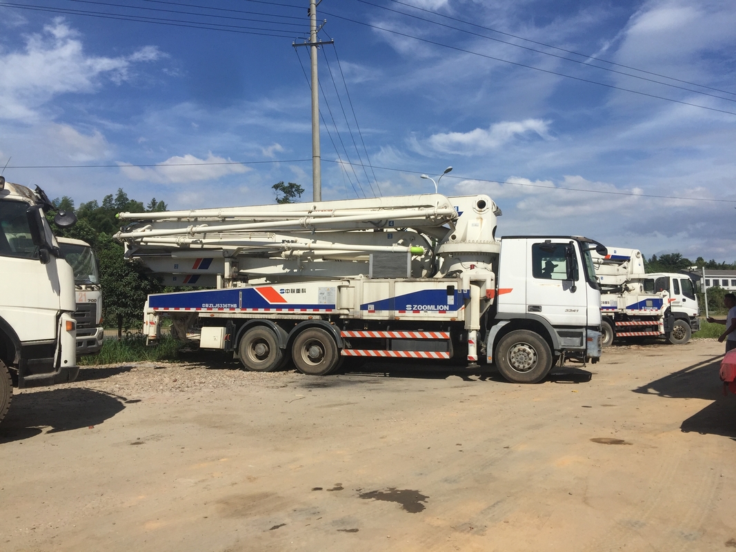 3 Axles 294KW Used Truck Concrete Pump , 47m Concrete Pump ZLJ5336THB