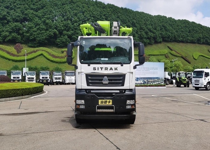 180cbm/H 56m Concrete Pump Truck With Long Boom High Precision