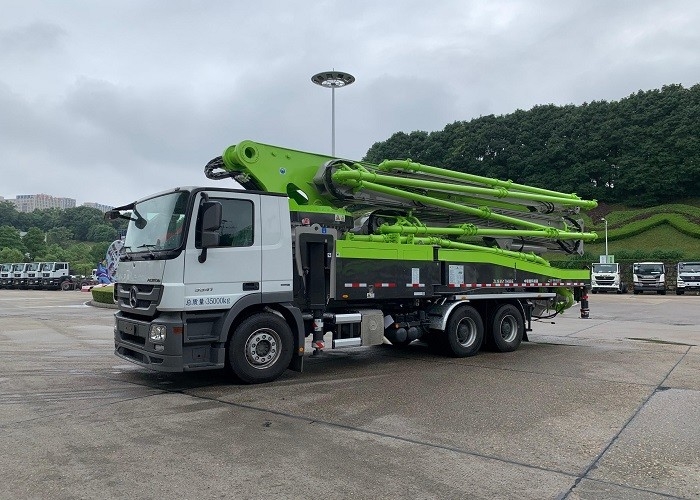 Safety Frame 52m Concrete Boom Pump Truck Euro 6 Emission 3 Axis