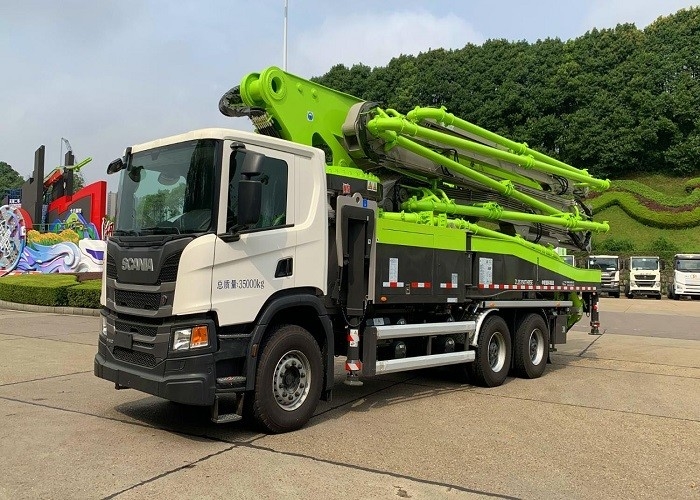 Zoomlion 52m New Concrete Pump Truck High Pressure Pumping Hydraulic