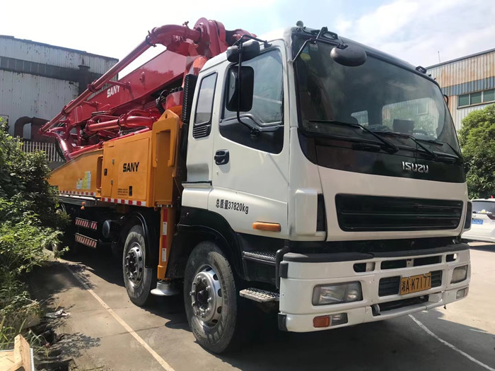 2011 Year Second Hand Truck 46 Meter Isuzu，Sany Brand Red And White Pump