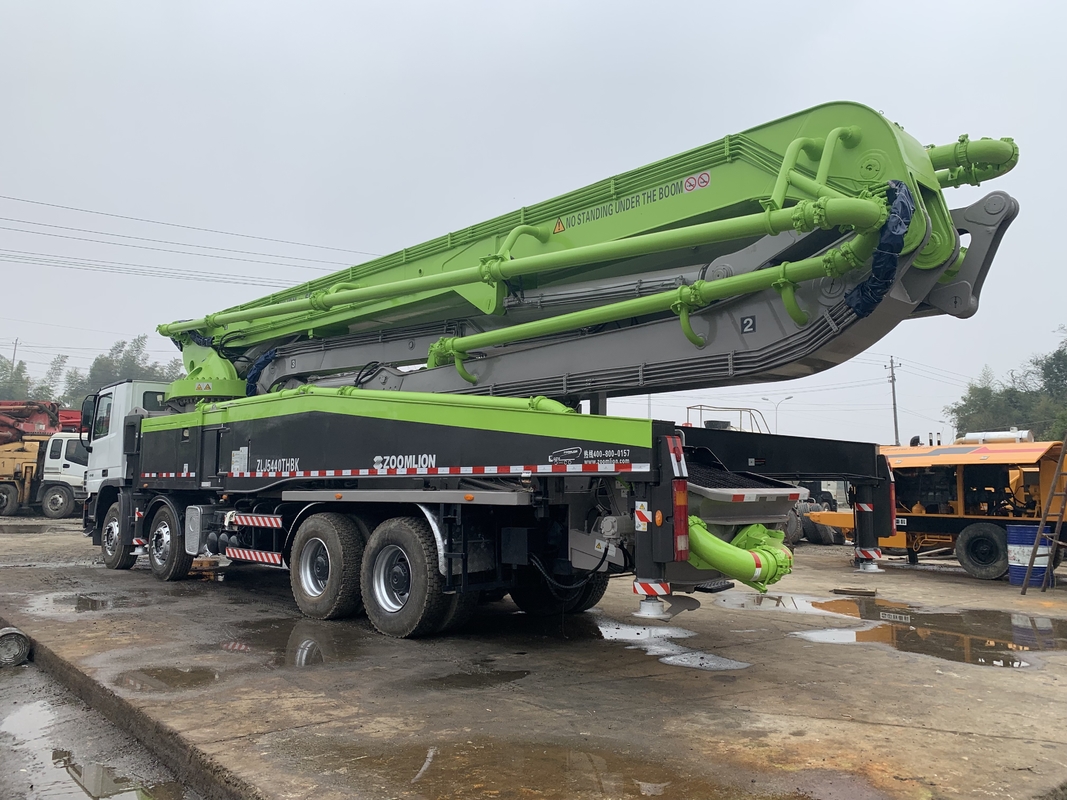 56m Remanufactured Truck Zoomlion Used Four Axle Actros 4141 Cement Truck