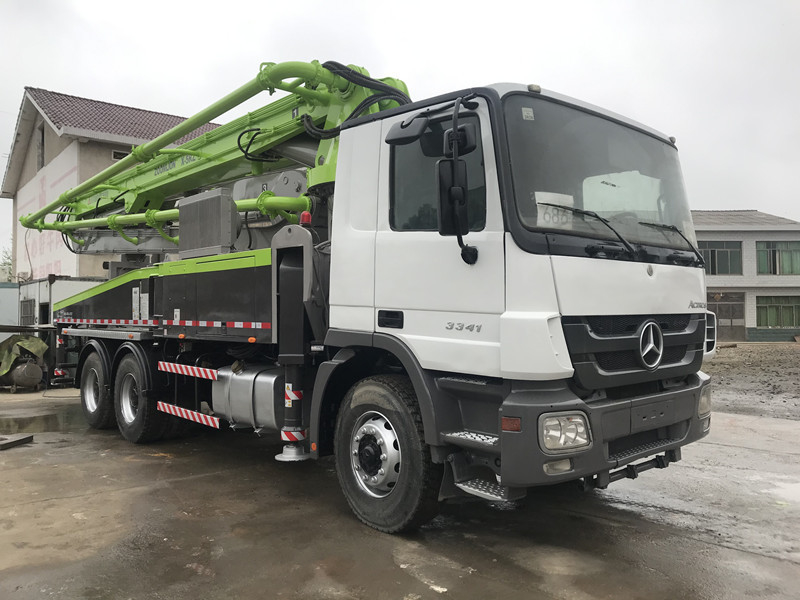 Construction 38M Boom Used Concrete Pump Truck 4 Boom 300KW 120 M3/H