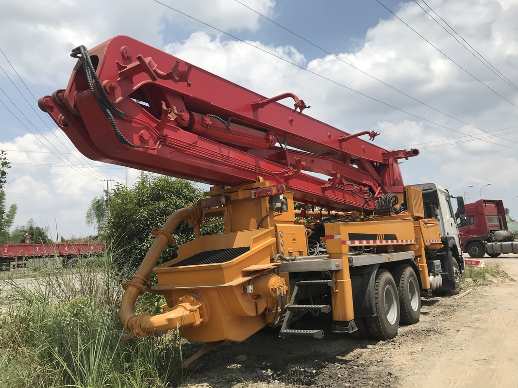 Sanyの具体的な置くブームは具体的なポンプ トラックのBetonポンプ機械37mを更新した