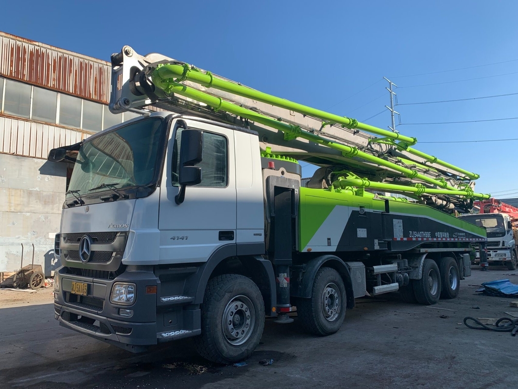 180 M3/H Zoomlion Used Concrete Pump Truck Mercedes Benz Chassis 300KW Power