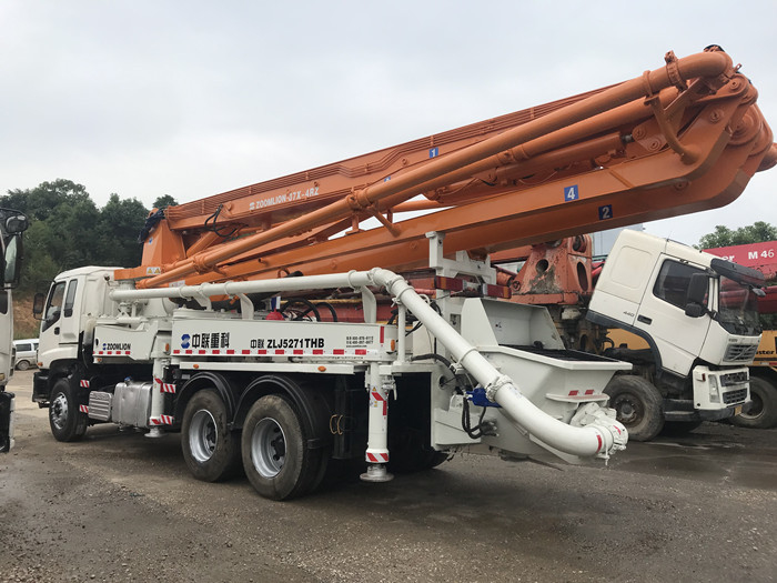 Swing Leg Zoomlion Isuzu Truck Mounted Concrete Pump Truck 265kw 120m3/H 37m