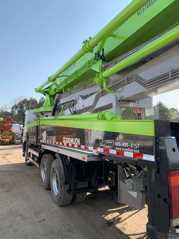 Zoomlion 47m Boom Concrete Pump Truck Heavy Duty 110m3/H With 5 Boom Section