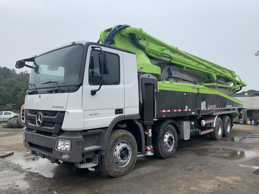 Heavy Duty Zoomlion 180m3/H 56m Boom Concrete Truck
