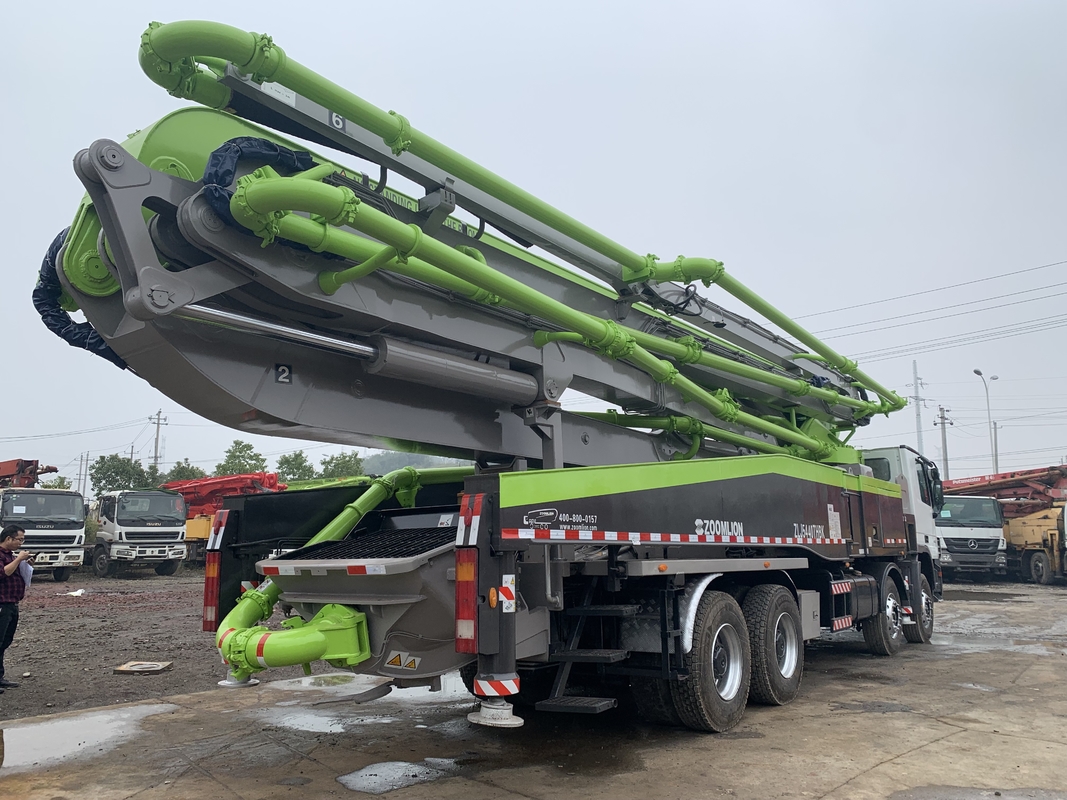 Heavy Duty Zoomlion 180m3/H 56m Boom Concrete Truck
