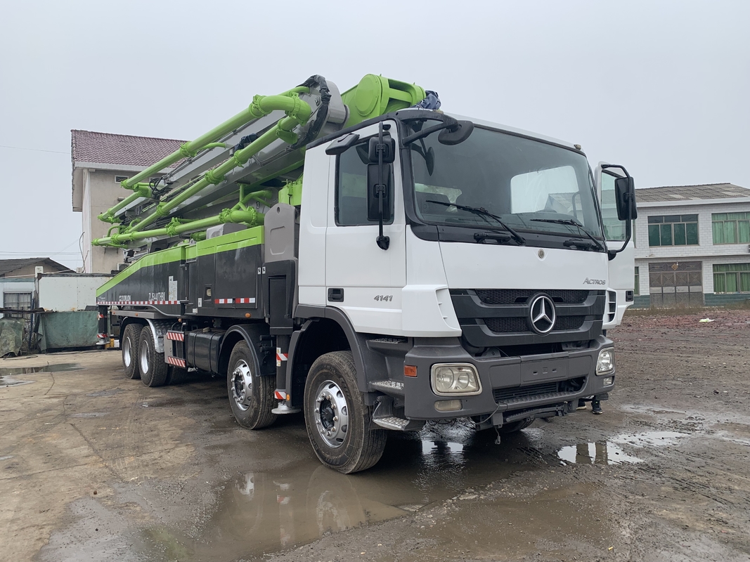 Heavy Duty Zoomlion 180m3/H 56m Boom Concrete Truck