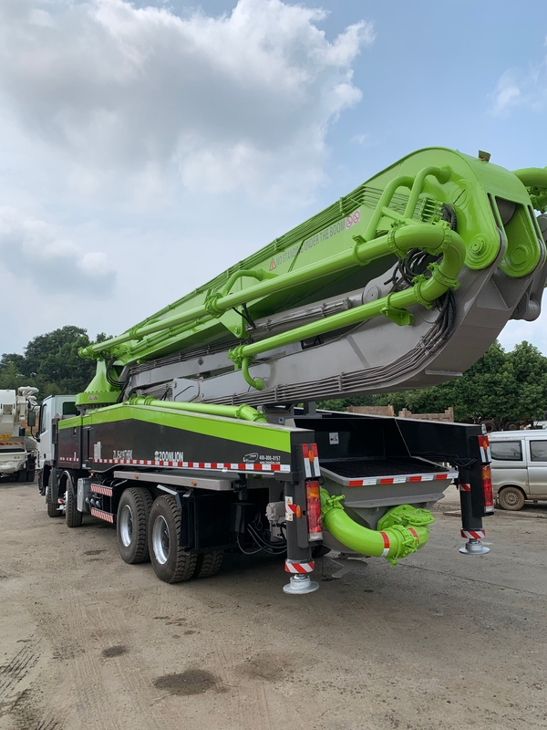 Mercedes BENZ Truck Mounted Zoomlion 52m Used Beton Pump