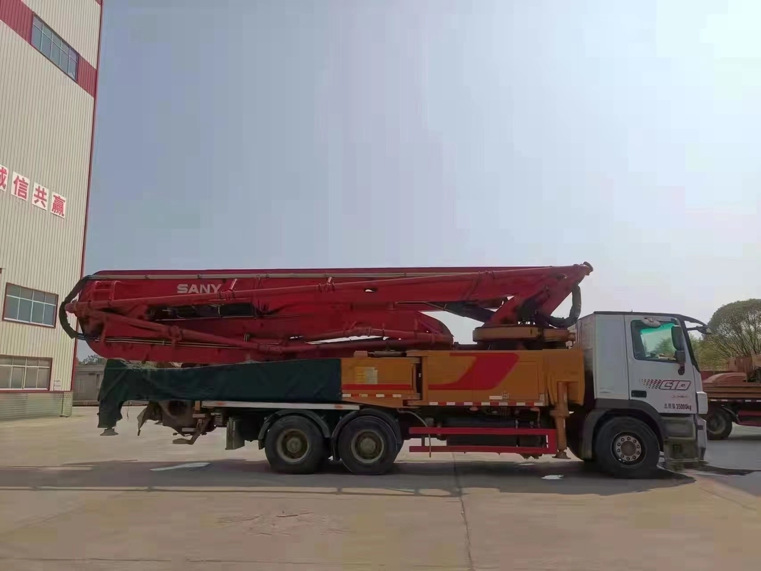 180m3/H 52m Boom 2nd Hand Concrete Pump Truck With 6 Boom Section