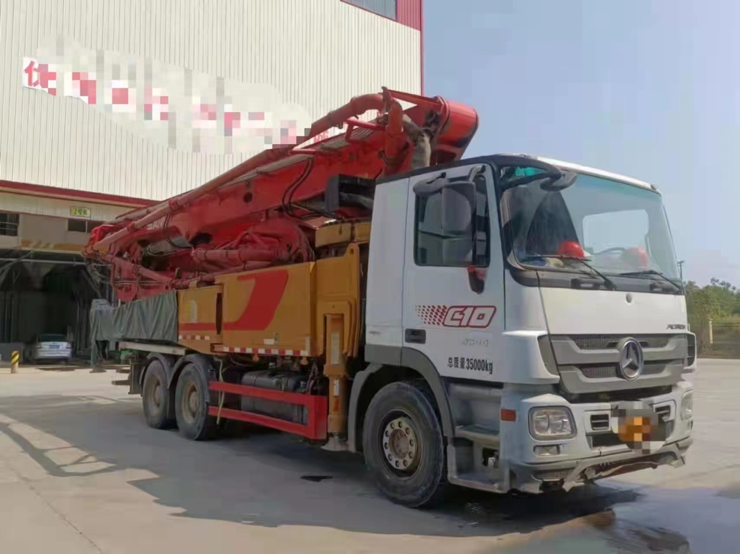 180m3/H 52m Boom 2nd Hand Concrete Pump Truck With 6 Boom Section