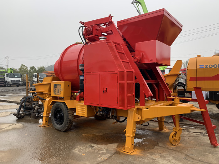 62KW Self Loading Concrete Mixer Machine , Mini Portable Concrete Mixer Pump