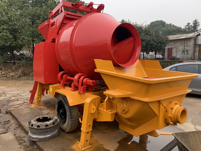 62KW Self Loading Concrete Mixer Machine , Mini Portable Concrete Mixer Pump