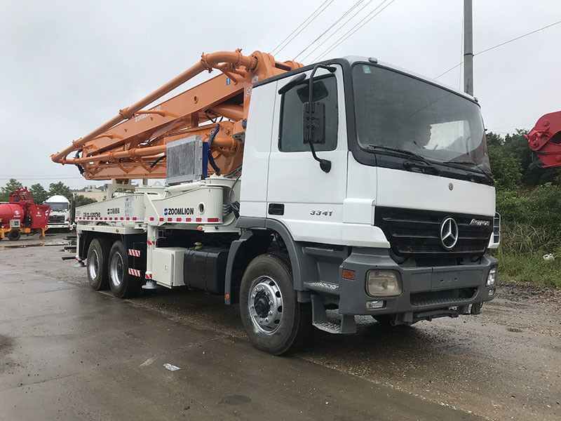 CE 33m Used Concrete Pump Truck Ensuring Safety And Reliability Boom System