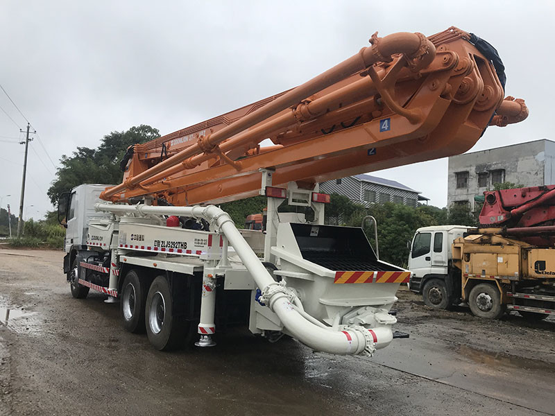 CE 33m Used Concrete Pump Truck Ensuring Safety And Reliability Boom System