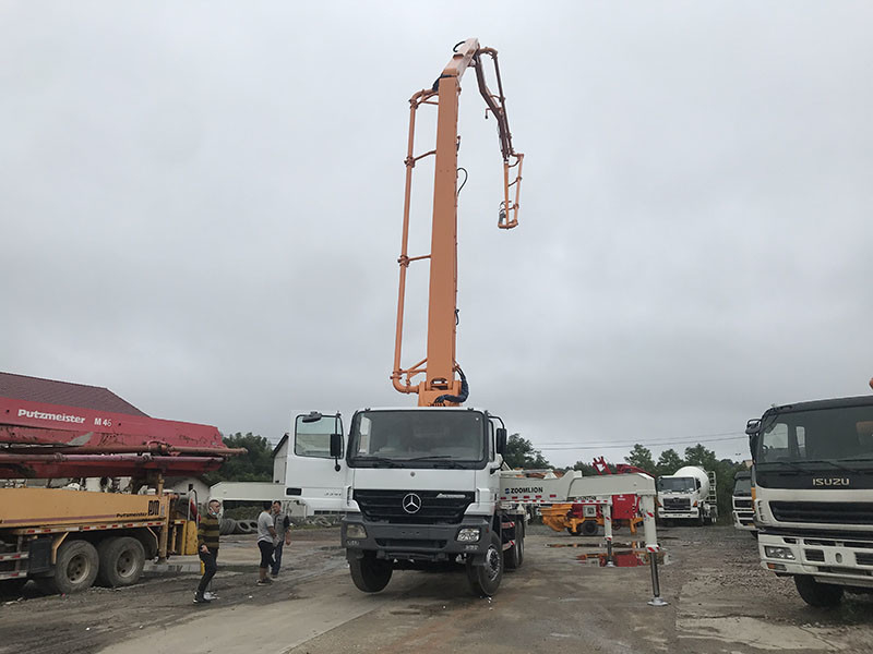 CE 33m Used Concrete Pump Truck Ensuring Safety And Reliability Boom System